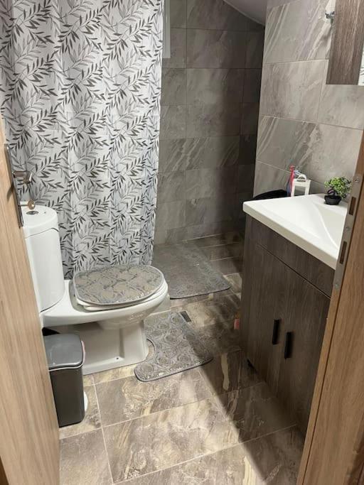 Elena S Apartment Меґара Екстер'єр фото